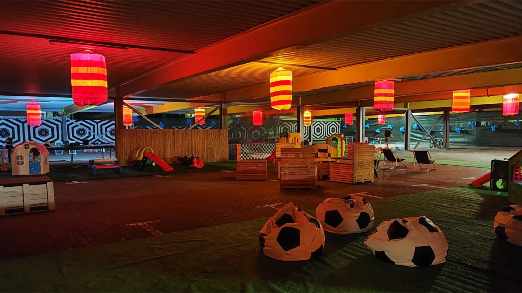 organizacja eventów firmowych – uczestnicy wydarzenia, scena i atrakcje eventowe