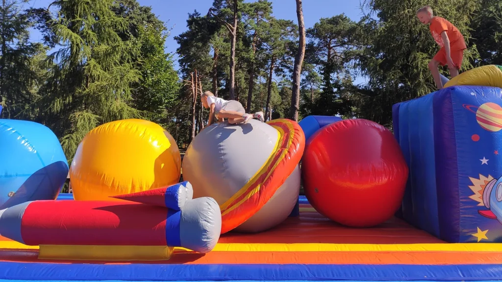 atrakcje eventowe na event firmowy – strefy aktywności, integracja i doświadczenie uczestników